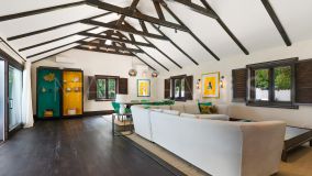 Villa en venta en Elviria, Marbella Este