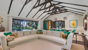 Villa en venta en Elviria, Marbella Este