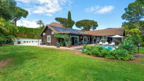 Villa en venta en Elviria, Marbella Este