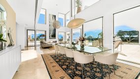 Villa for sale in La Cerquilla, Nueva Andalucia