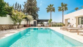 Villa for sale in Los Naranjos Golf, Nueva Andalucia