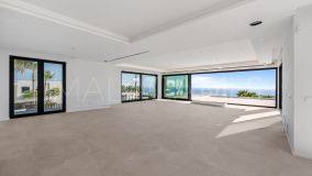 Villa for sale in Cabopino, Marbella Est
