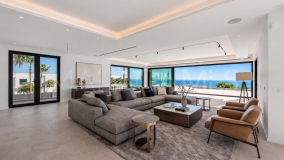 Villa for sale in Cabopino, Marbella Est