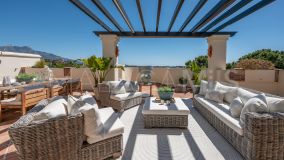 Ático en venta en Los Arqueros, Benahavis