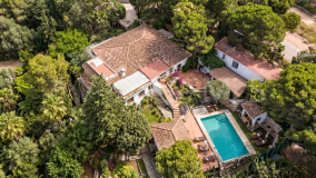 Villa for sale in Benahavis
