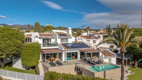 Maison for sale in Las Chapas, Marbella Est