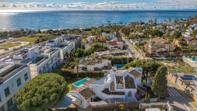 Maison for sale in Las Chapas, Marbella Est