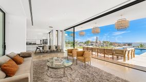 Villa for sale in La Alqueria, Benahavis