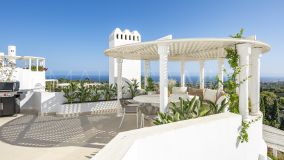 Apartment for sale in Marbella Hill Club, Marbella Golden Mile