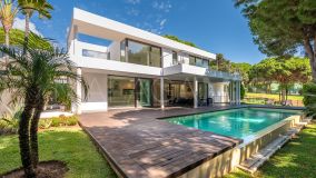 Villa en venta en Cabopino, Marbella Este