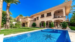 Villa en venta en Los Monteros, Marbella Este