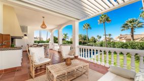 Villa en venta en Las Chapas, Marbella Este