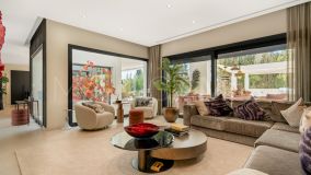 Villa for sale in Las Chapas, Marbella Est