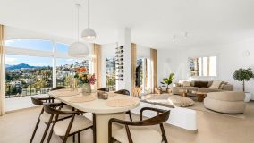 Adosado en venta en La Quinta Hills, Benahavis