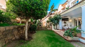 Reihenhaus zu verkaufen in Nueva Andalucia, Marbella