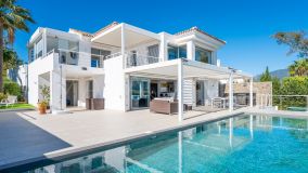 Villa for sale in Nueva Andalucia, Marbella