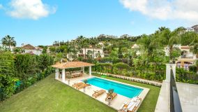 Villa for sale in Los Arqueros, Benahavis