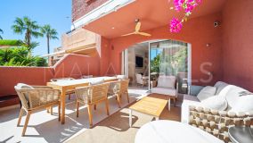 Adosado en venta en Nueva Andalucia, Marbella