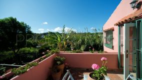 Charming rustic style 3 bedroom villa on large plot with horse stables for sale in Guadalobon, Estepona