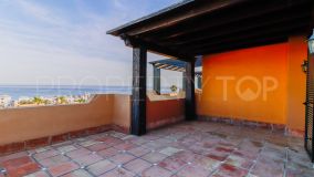 Gran casa adosada con amplio jardin y vistas al mar en Guadalobon, Seghers Estepona