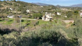 Finca for sale in Estepona