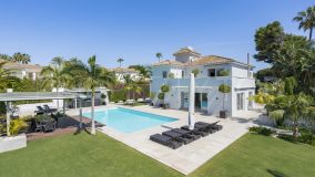 Spectacular contemporary style villa on spacious plot for sale in Paraiso Barronal, Estepona