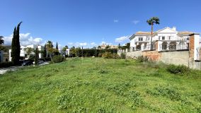 Spacious plot with project and partial sea views for sale inside Los Flamingos Golf Resort, Benahavis