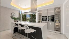 Villa for sale in Los Monteros Playa, Marbella Est