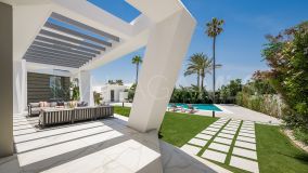 Villa for sale in Los Monteros Playa, Marbella Est