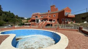 Villa for sale in Selwo, Estepona