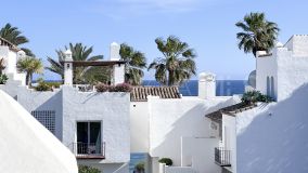 Penthouse for sale in Alcazaba Beach, Estepona East