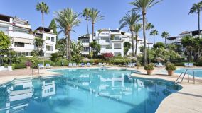 Atico en venta en Alcazaba Beach, Estepona Este