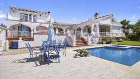 Villa zu verkaufen in Estepona
