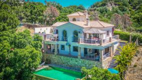 Villa for sale in Forest Hills, Altos de Estepona