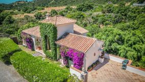 Villa for sale in Forest Hills, Altos de Estepona