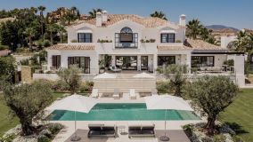 Villa for sale in La Cerquilla, Nueva Andalucia