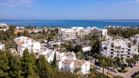 Impresionante Ático dúplex con vistas panorámicas a la venta en Alcazaba Gardens, Puerto Banus, Marbella