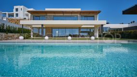 Prime Golf-Front Villa With Gym and Sauna For Sale in La Alqueria, Benahavis