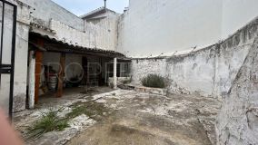 Apartamento planta baja de 3 dormitorios en venta en Estepona Casco Antiguo