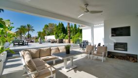 Villa en venta en Atalaya, Estepona
