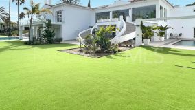 Villa en venta en Atalaya, Estepona