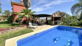 Fabulous villa with 6 bedrooms and guest apartment for sale in Monda, Malaga.
