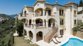 Buy villa in Vega del Colorado with 5 bedrooms