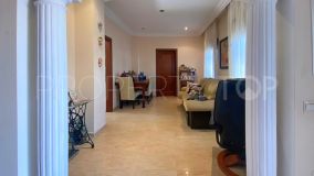 For sale town house in Estepona Old Town with 6 bedrooms