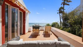 Villa for sale in Bahia Dorada, Estepona West