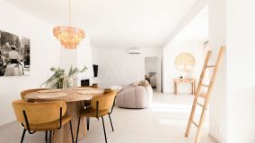 Villa for sale in Don Pedro, Estepona West