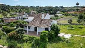 Villa for sale in Guadalobon, Estepona Väst