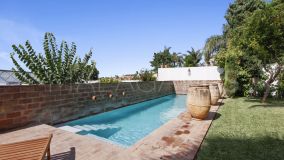 Villa for sale in Seghers, Estepona