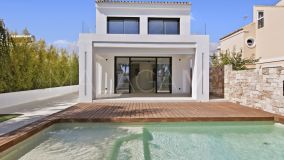 Villa for sale in Sun Beach, Estepona Est