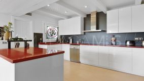 Villa for sale in Fuente del Espanto, Benahavis